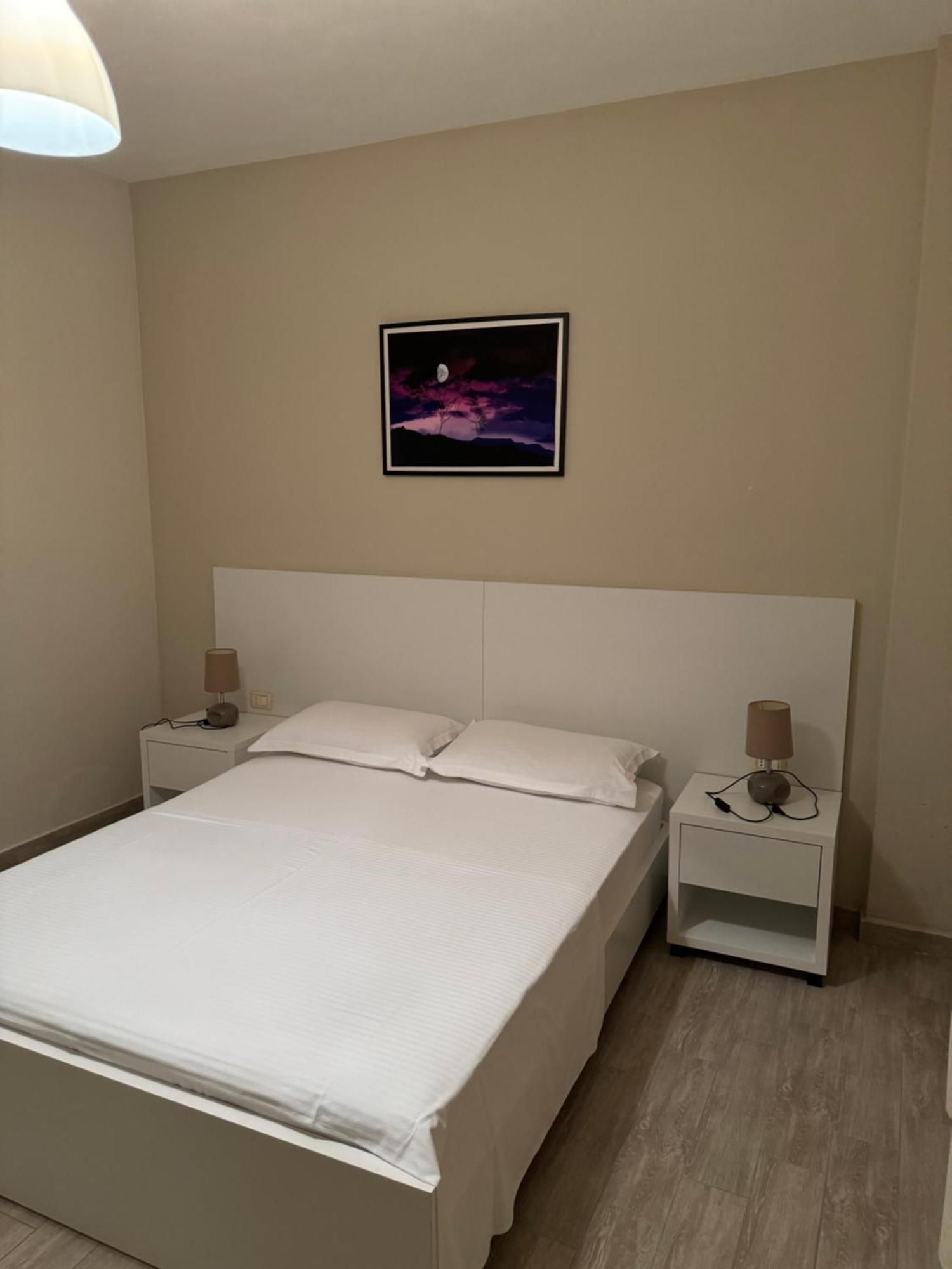 סרנדה Violet'S Boutique Apartments מראה חיצוני תמונה