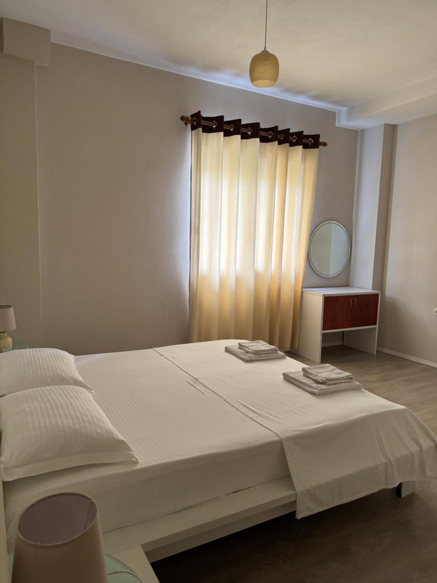 סרנדה Violet'S Boutique Apartments מראה חיצוני תמונה