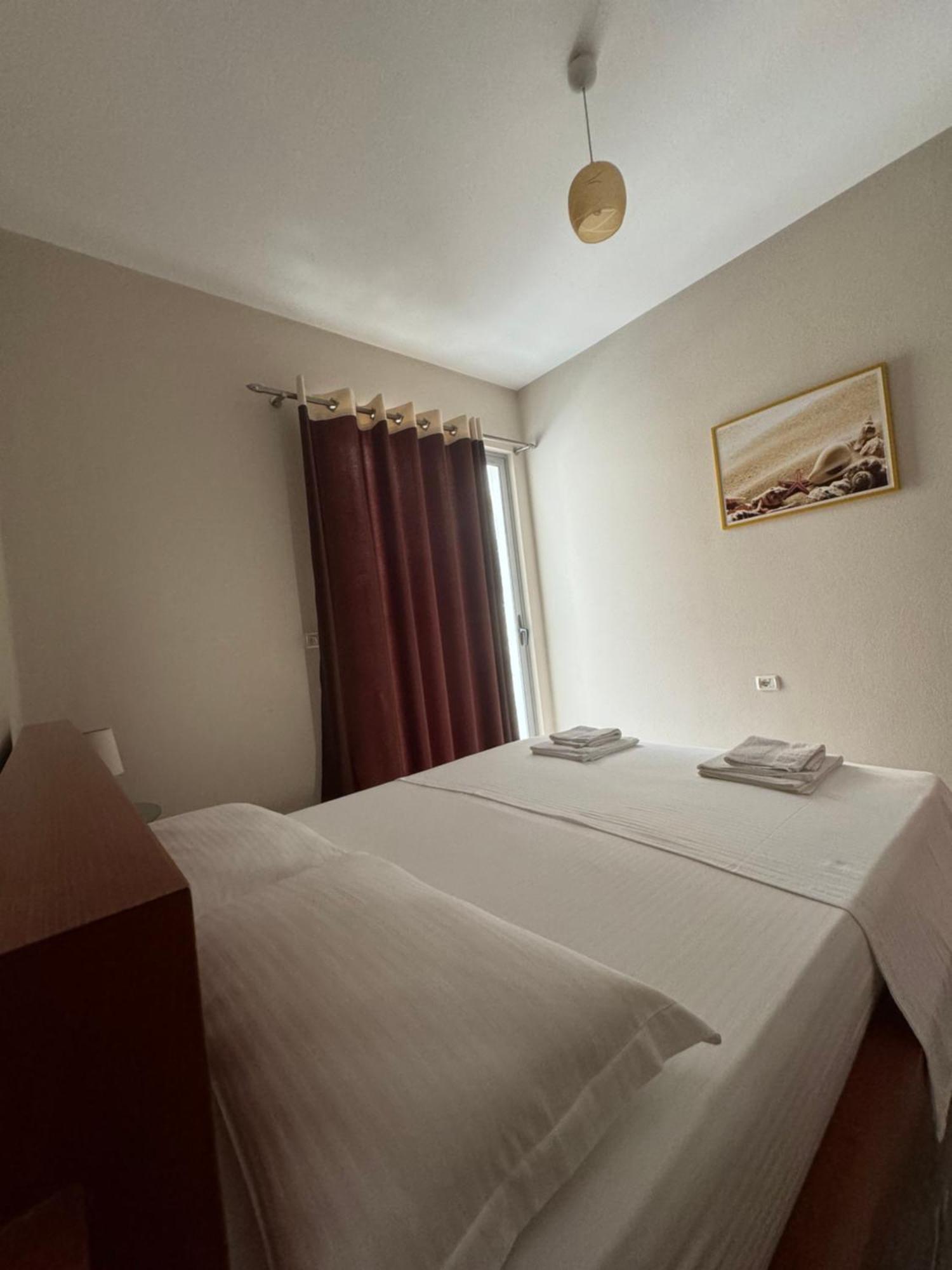 סרנדה Violet'S Boutique Apartments מראה חיצוני תמונה