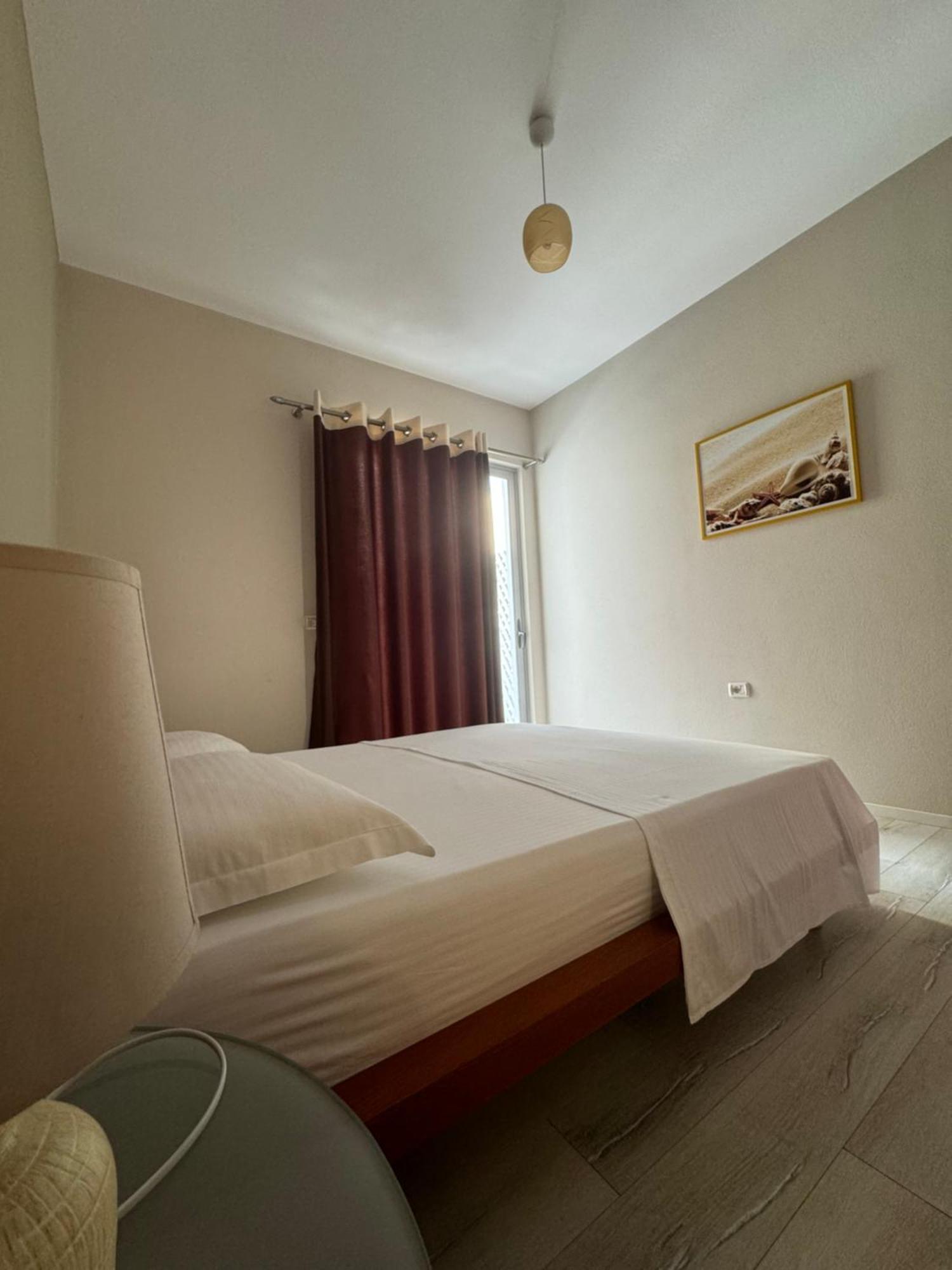 סרנדה Violet'S Boutique Apartments מראה חיצוני תמונה