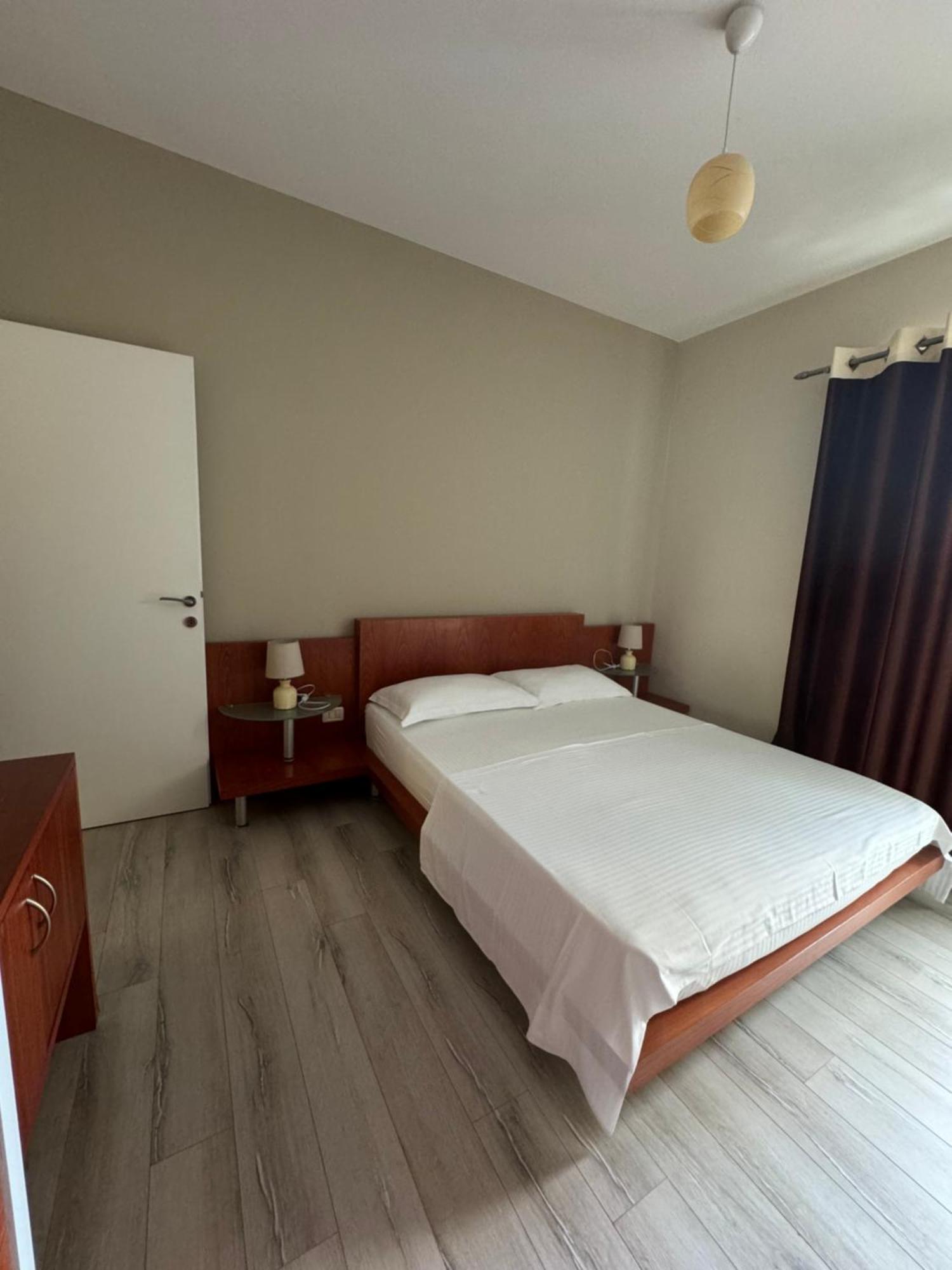 סרנדה Violet'S Boutique Apartments מראה חיצוני תמונה