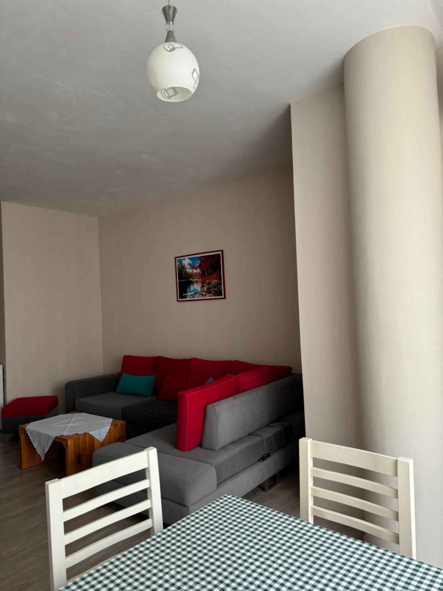 סרנדה Violet'S Boutique Apartments מראה חיצוני תמונה