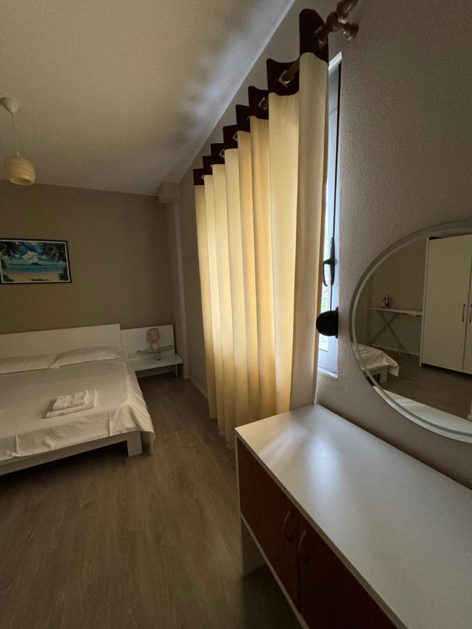 סרנדה Violet'S Boutique Apartments מראה חיצוני תמונה