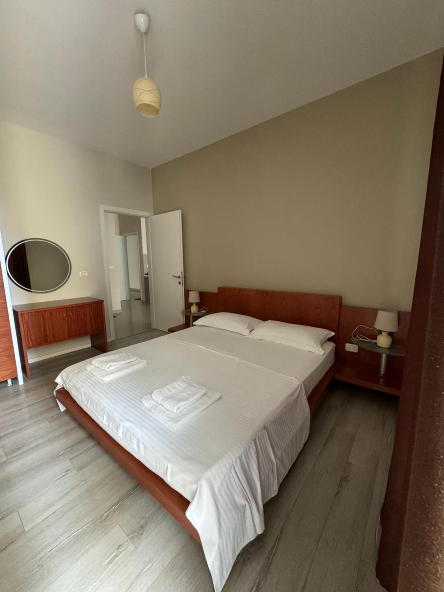 סרנדה Violet'S Boutique Apartments מראה חיצוני תמונה