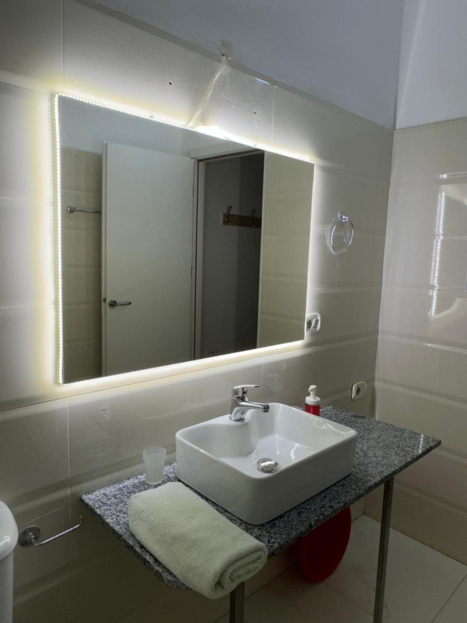 סרנדה Violet'S Boutique Apartments מראה חיצוני תמונה