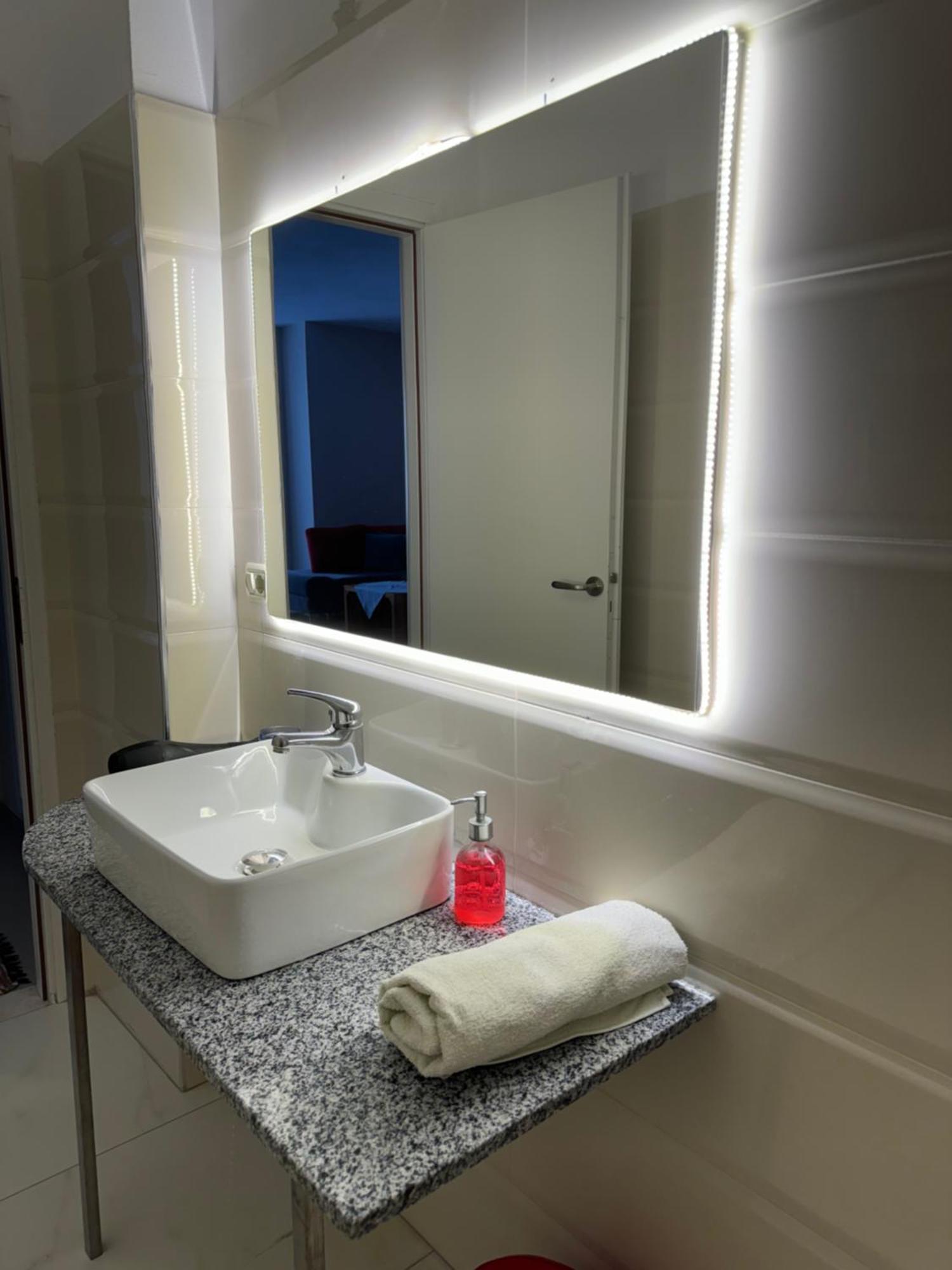 סרנדה Violet'S Boutique Apartments מראה חיצוני תמונה